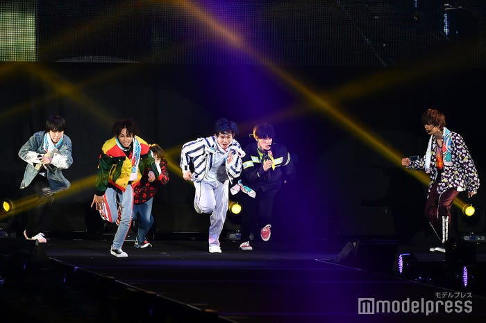 超特急、かけっこ対決が突如スタート (C)モデルプレス