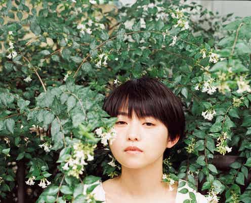 伊藤万理華、世界観に引き込まれる撮り下ろしショット
