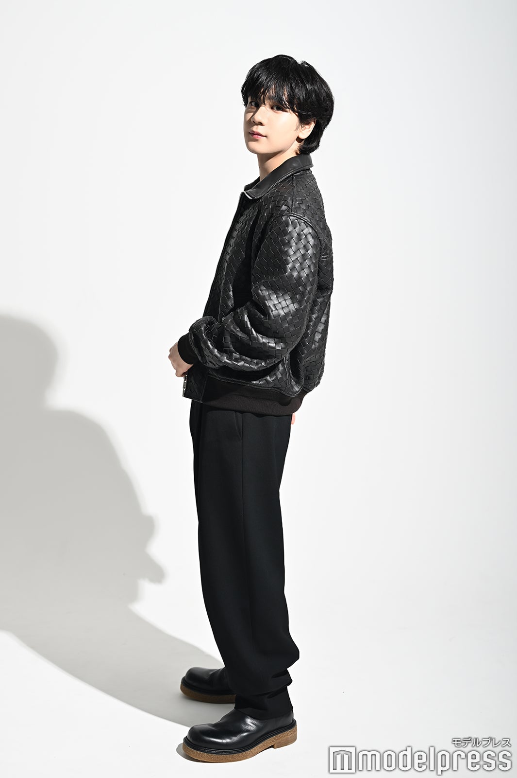 豆原一成／ヘアメイク：河本茜　スタイリスト：岡本健太郎（C）モデルプレス