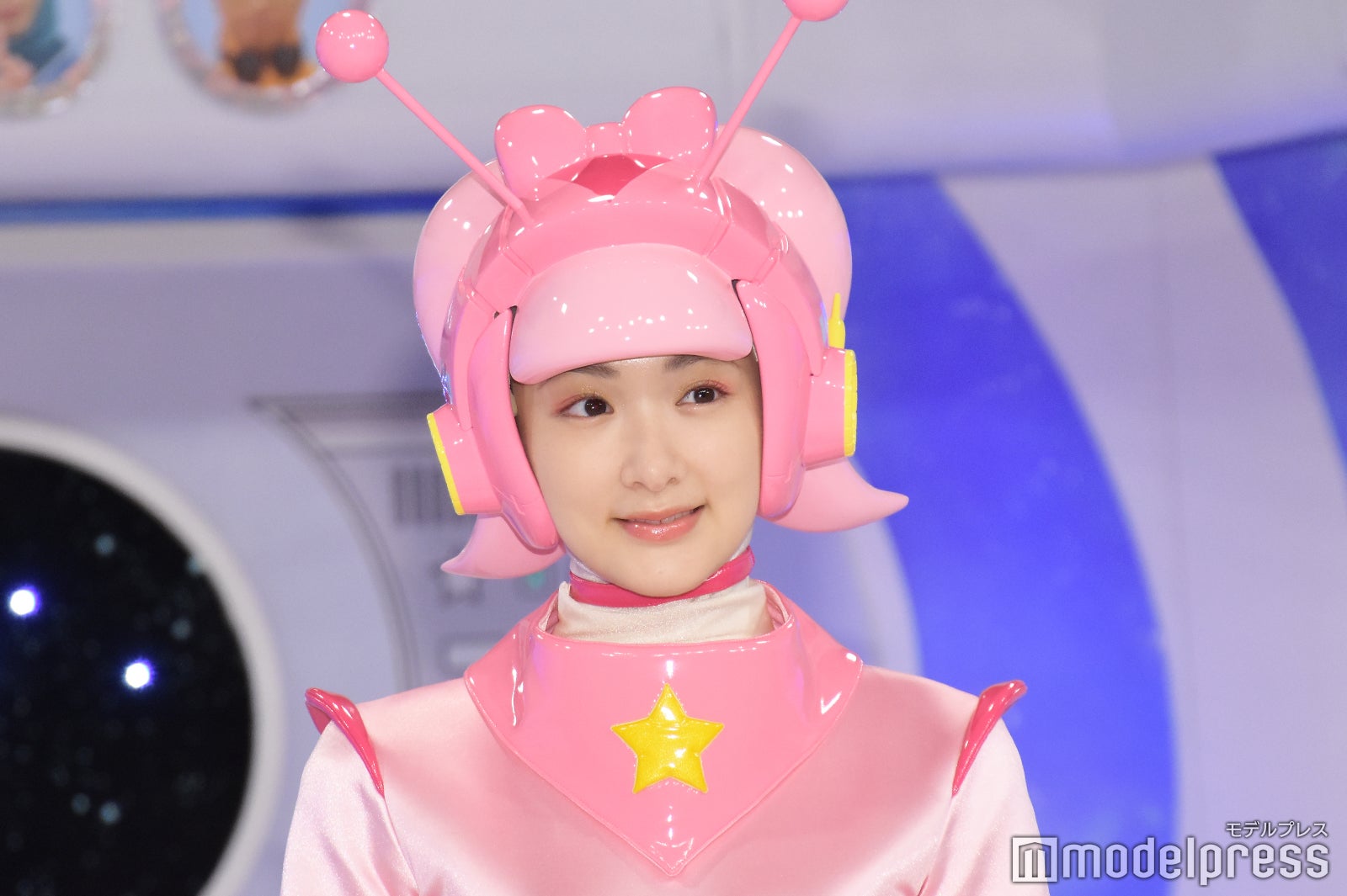 生駒里奈 Nhk長寿シリーズに抜てき 可愛すぎるアンドロイドに変身 ストレッチマン ゴールド モデルプレス