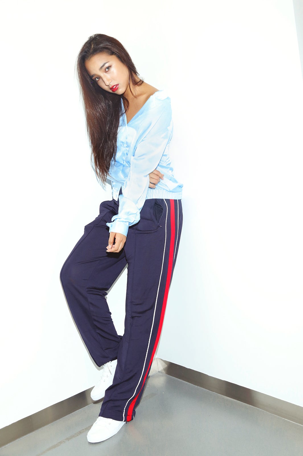 トップス￥7499、パンツ￥4999（H＆M）／Photographer：Kouichi Nakazawa（ZENI.LLC）