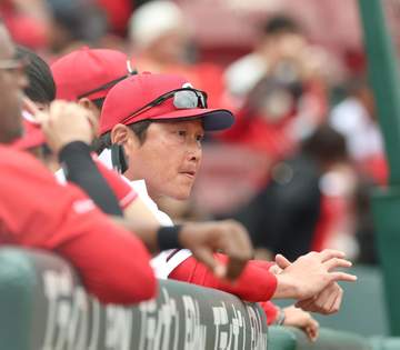 広島・新井監督 完封負け「我慢して立て直していきたい」「得点圏で（安打が）出れば、いい流れになってくる」【一問一答】