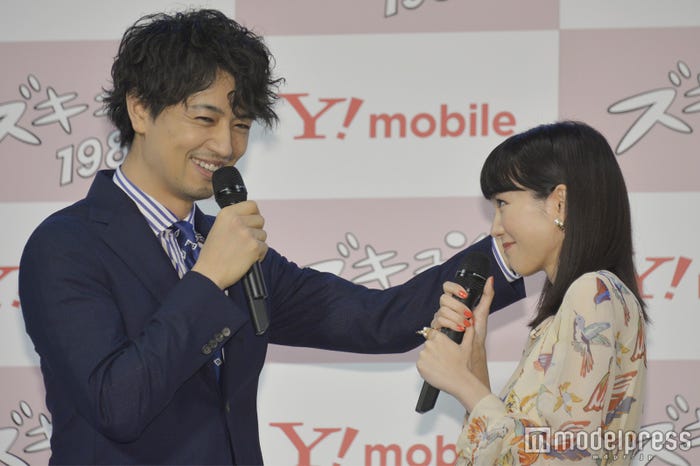 (左から)斎藤工、桐谷美玲 (C)モデルプレス