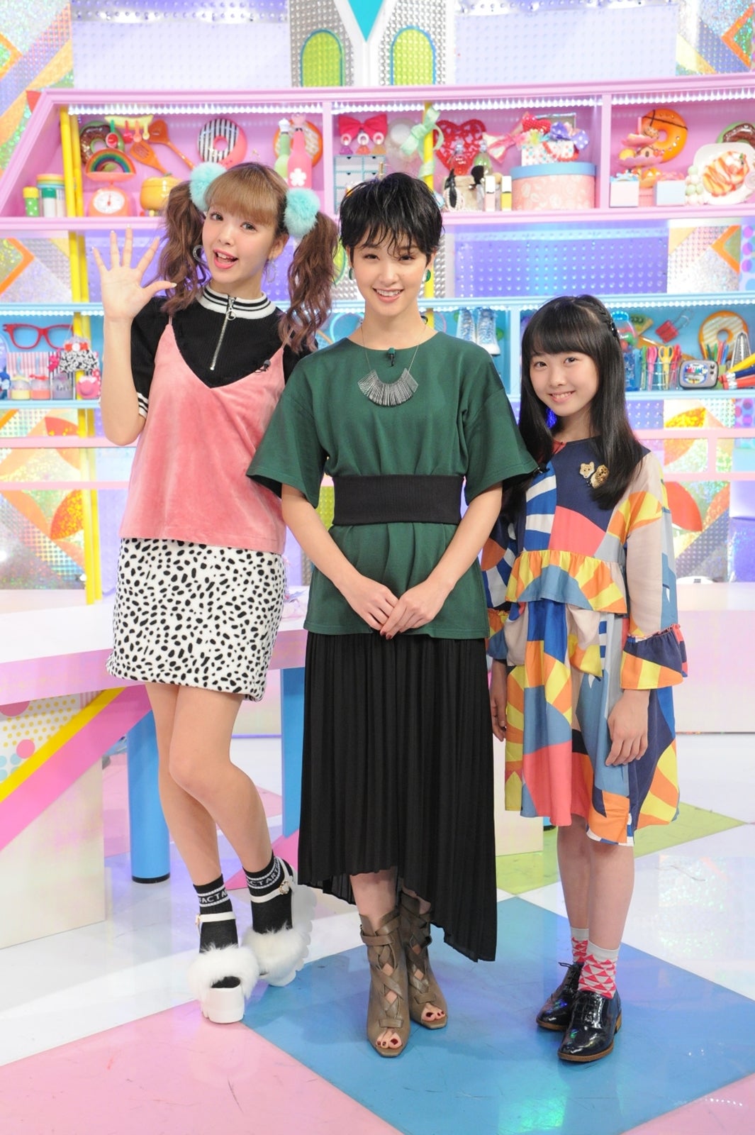 （左から）藤田ニコル、剛力彩芽、本田望結（画像提供：テレビ朝日）