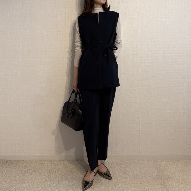 ジレのインナーとしても活躍！