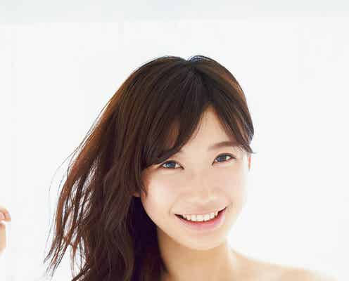 小倉優香、あふれる豊満バストに釘付け!反響殺到でフレッシュなグラビア