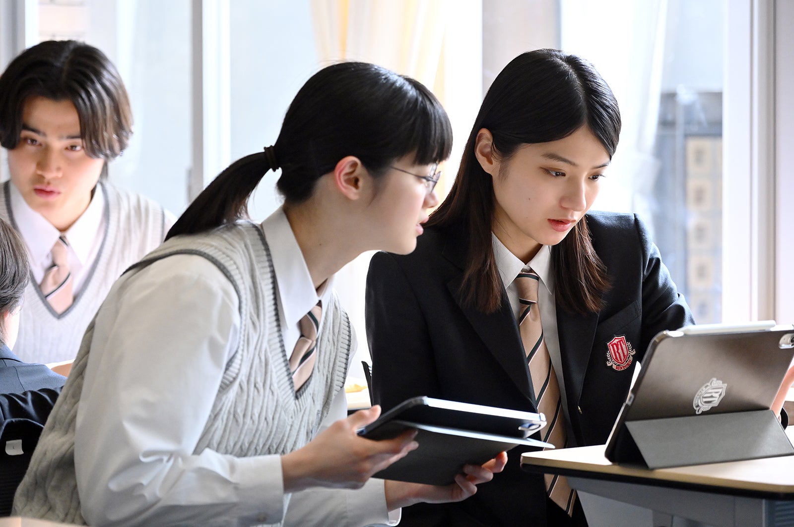 野内まる、蒔田彩珠「御上先生」第9話（C）TBS