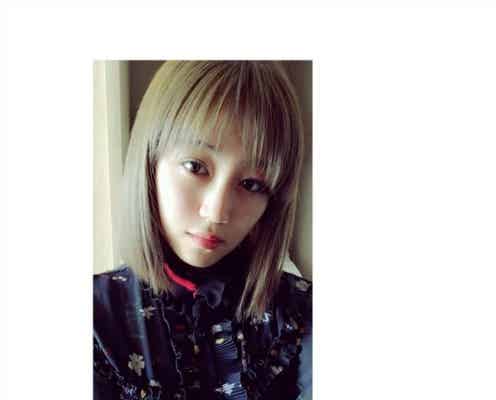 E-girls鷲尾伶菜、大胆イメチェンに反響続々「びっくり」「こっちも美しい」