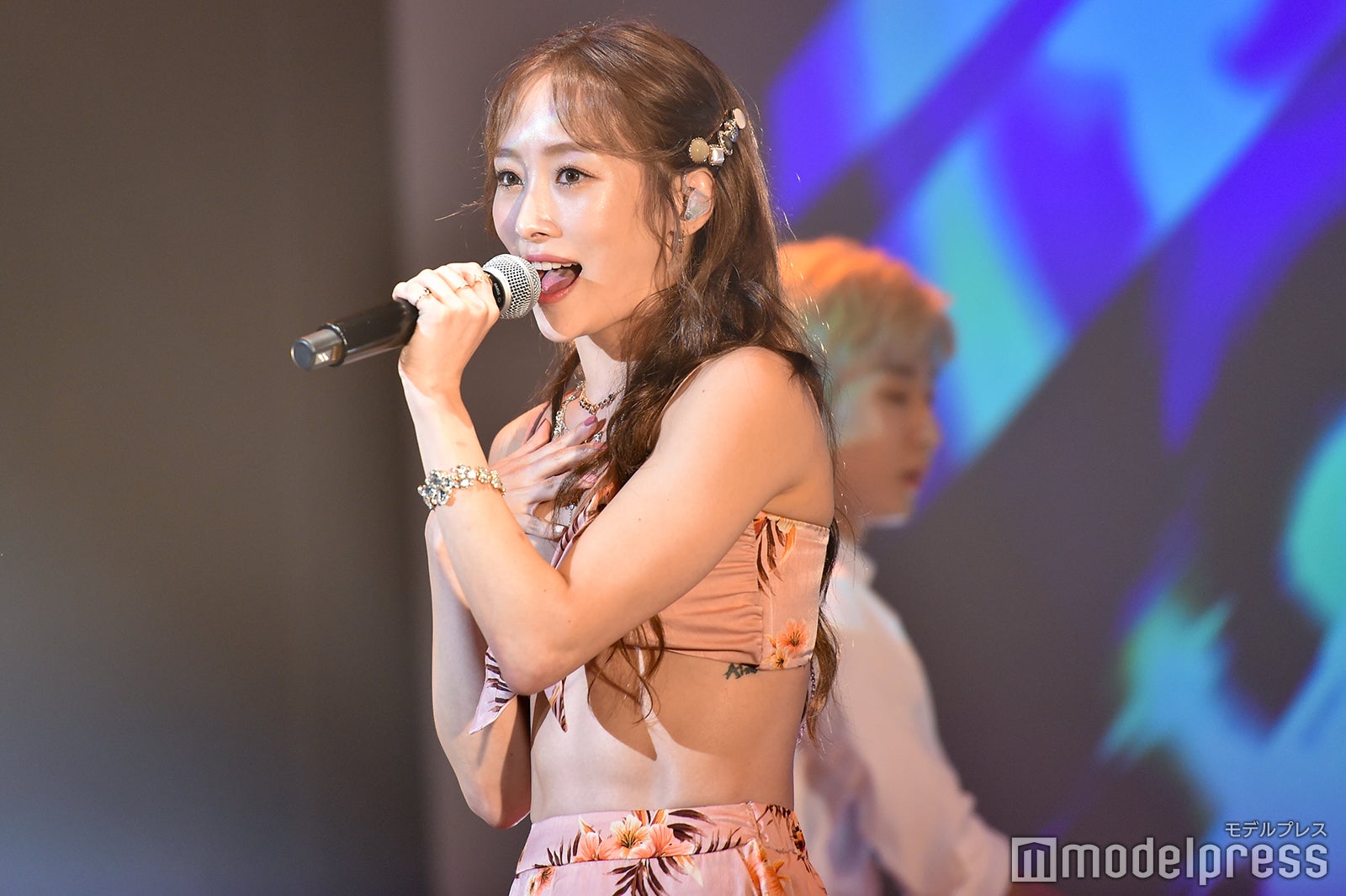 元KARAニコル、EDMの新曲「Champions」初お披露目　宇多田ヒカルカバーも