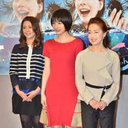 (左から)小泉今日子、能年玲奈、宮本信子