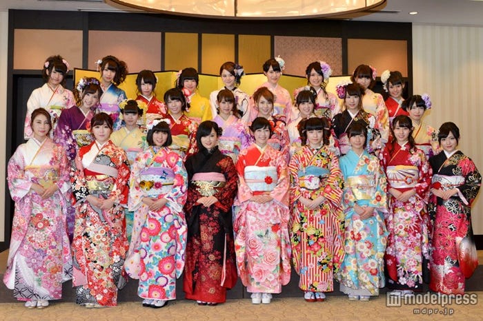 「AKB48グループ 2014年成人メンバー 成人式記念撮影会」に参加した総勢26人
