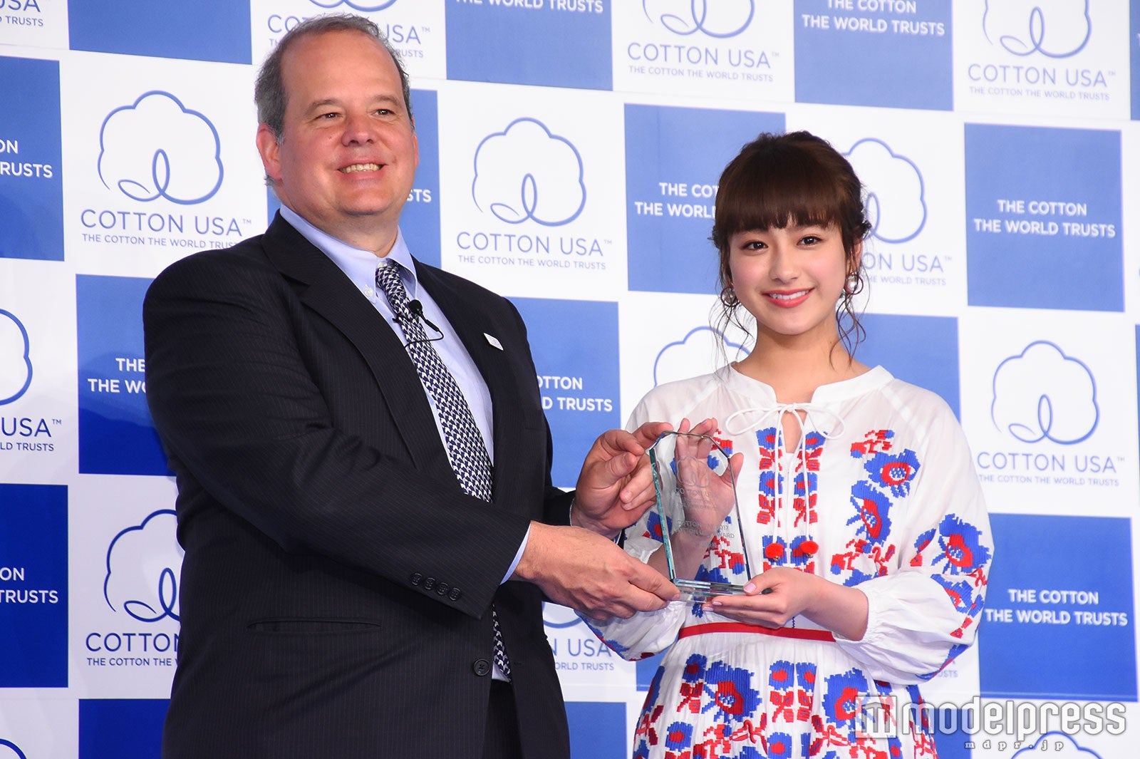 （右）平祐奈 （C）モデルプレス