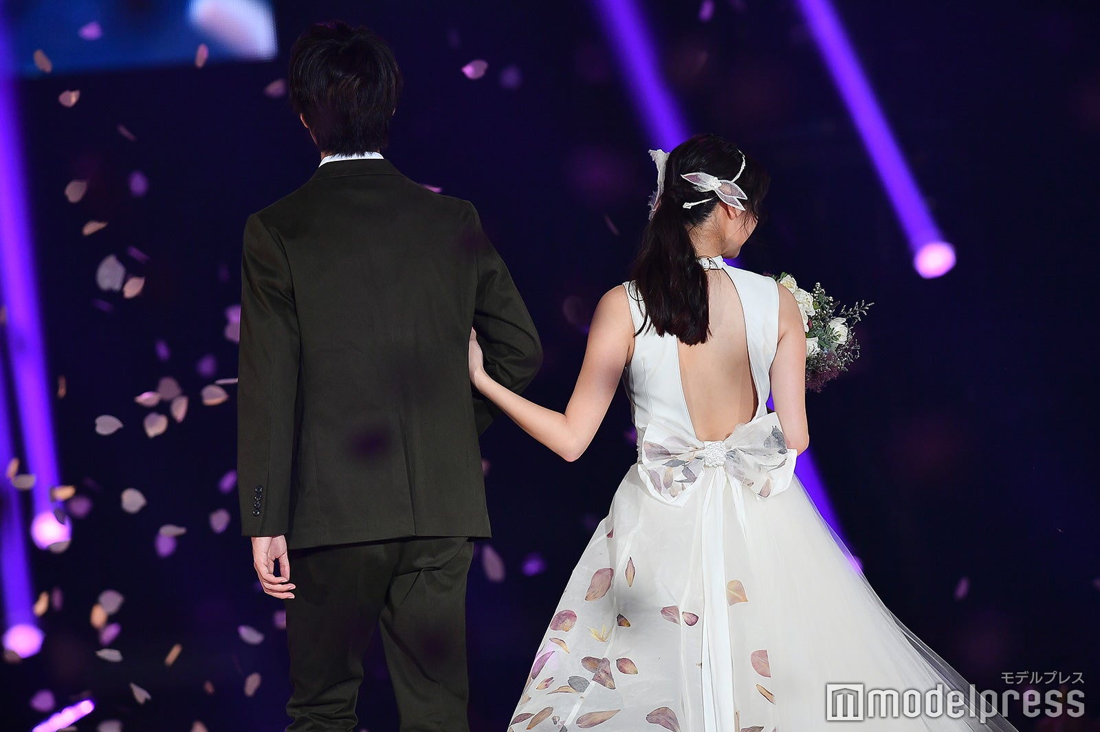 山本涼介、新川優愛（C）モデルプレス