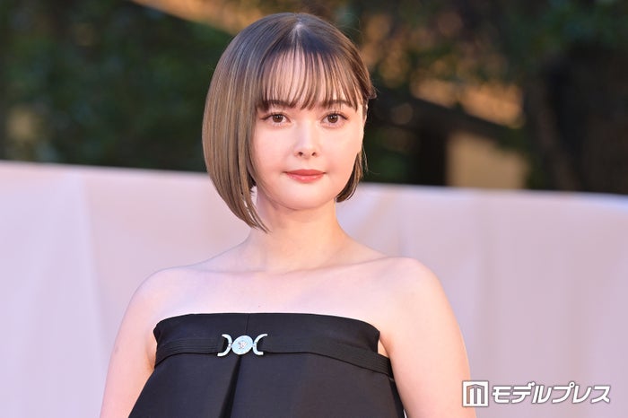 玉城ティナ、誕生日に結婚発表「彼と手を取り合い、共に支え合いながら」