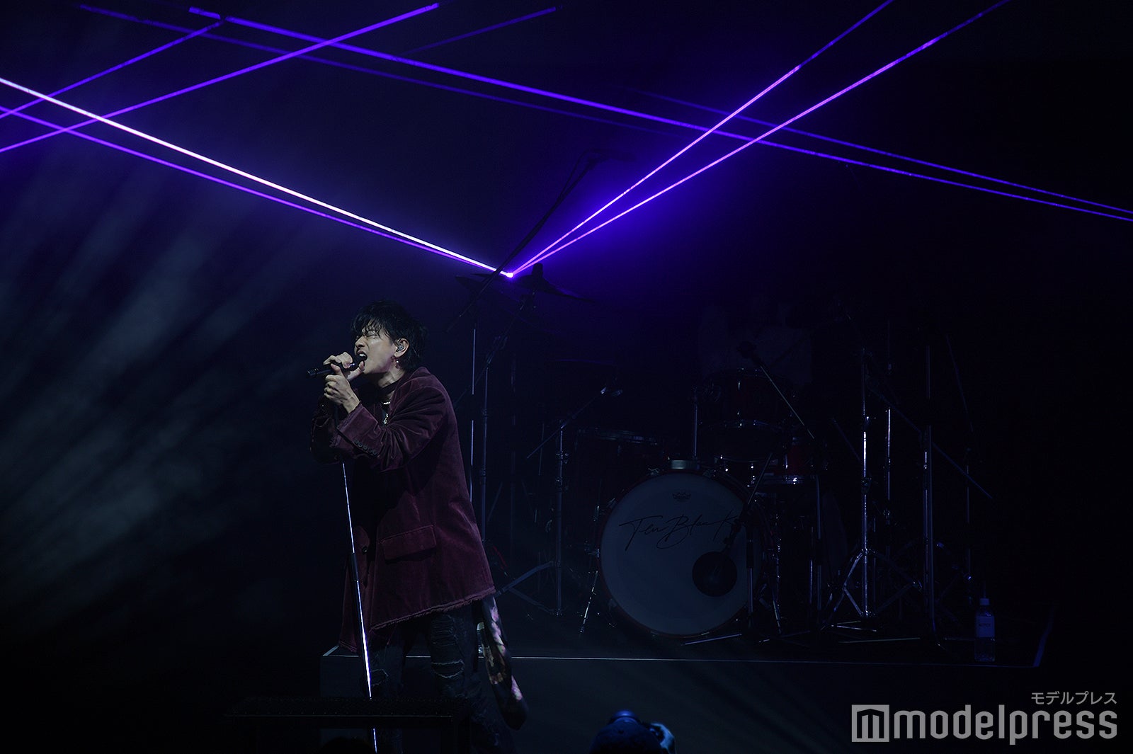 「旋律と結晶」を熱唱する佐藤健（C）モデルプレス