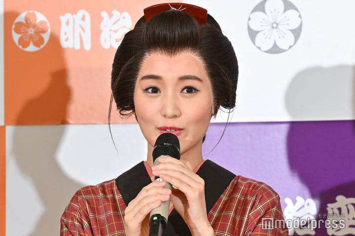 菅井友香(C)モデルプレス