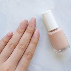 今日だけジェルネイルを隠したい!カモフラマニキュアで派手爪封印♡