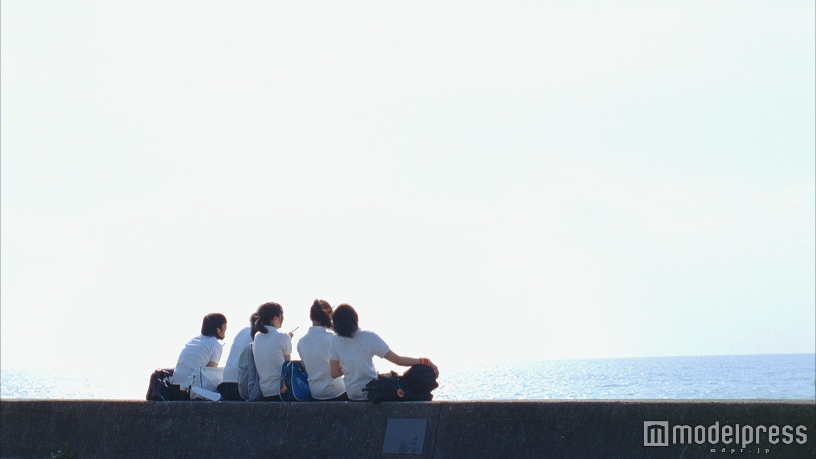 仲間たち楽しそうに過ごす桜井日奈子