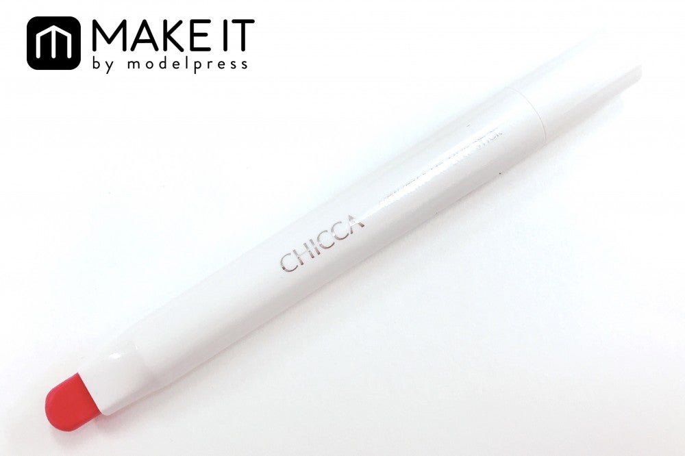 CHICCA／メスメリック リップラインスティック／08 サニーブリック／2,800円（税抜） (C)メイクイット