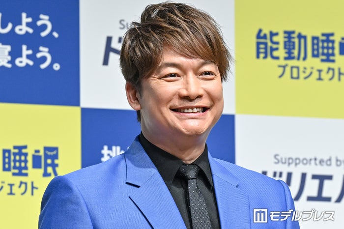 香取慎吾、9年ぶり「FNS歌謡祭」出演 MC相葉雅紀と握手交わす「すごく嬉しい」【2024FNS歌謡祭】