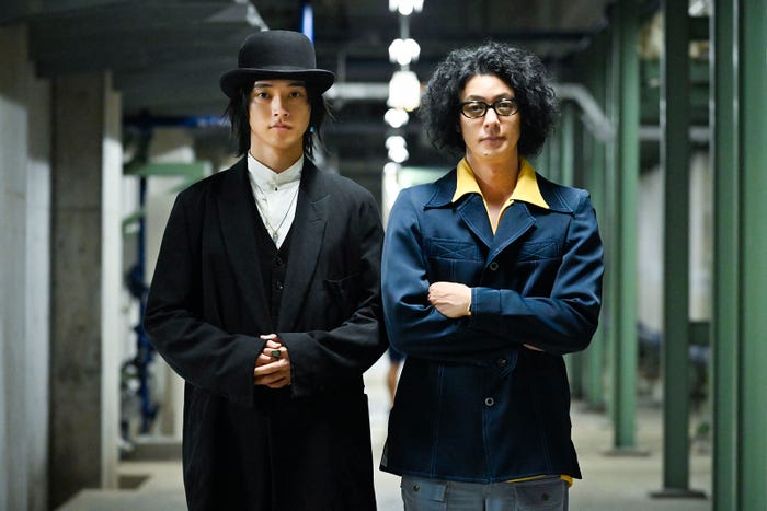 山崎賢人、オダギリジョー(C)テレビ朝日