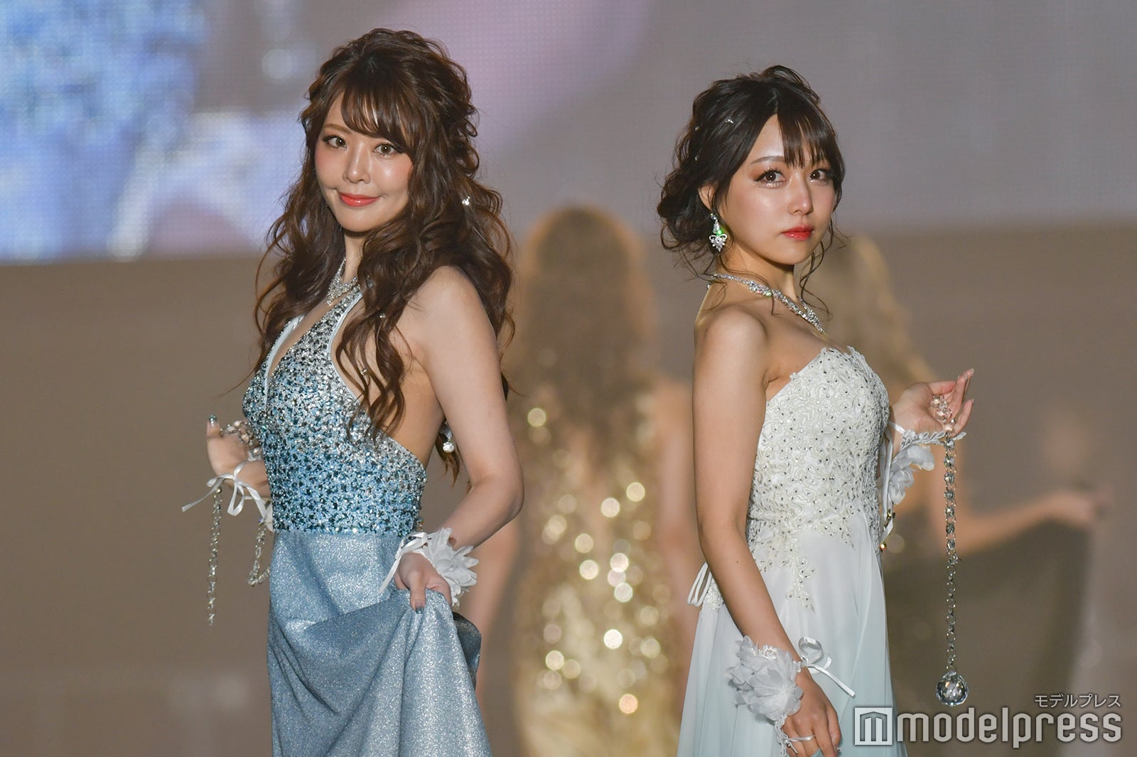  킫ELEeE:p[g218 	YouTube>27{ ->摜>940 