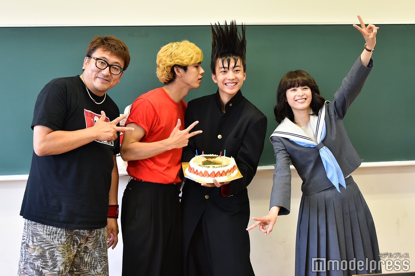 福田雄一監督、賀来賢人、伊藤健太郎、清野菜名（C）モデルプレス