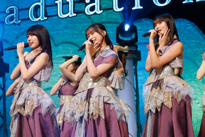 賀喜遥香、鈴木絢音、遠藤さくら/「鈴木絢音卒業セレモニー」より(提供写真)