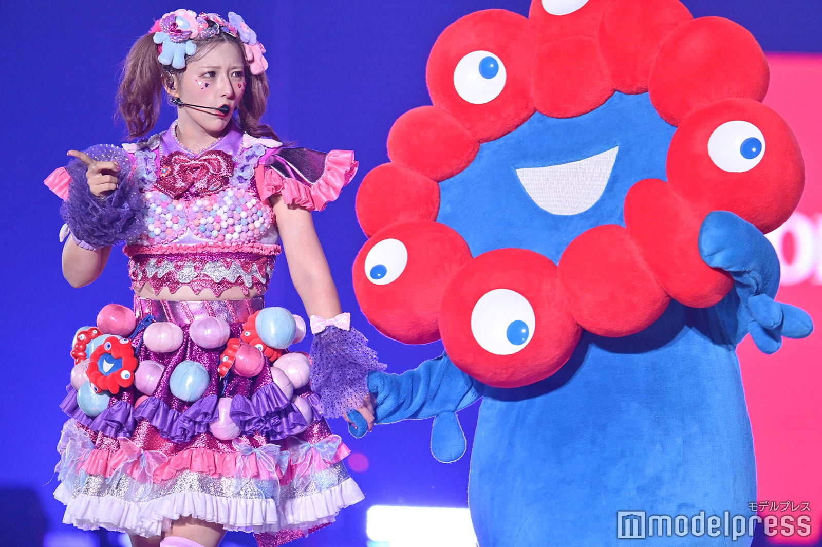 ミャクミャク「TGC」最多出演キャラも最後に初めて口開く しなこと激しいダンスコラボ 【TGC2025A/W】