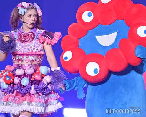 ミャクミャク「TGC」最多出演キャラも最後に初めて口開く しなこと激しいダンスコラボ 【TGC2025A/W】