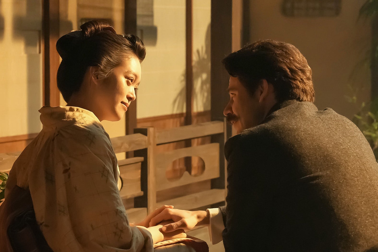 高石あかり、トミー・バストウ（C）NHK