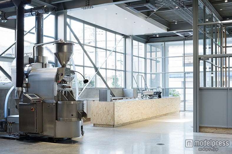 「ブルーボトルコーヒー 清澄白河ロースタリー＆カフェ」内観