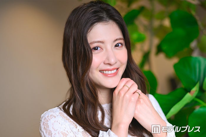 モデル・佐藤ありさの現在―ドイツ移住から8年…夫の子育てサポート・家族時間語る「幸せを感じられる瞬間が多くある」【モデルプレスインタビュー】