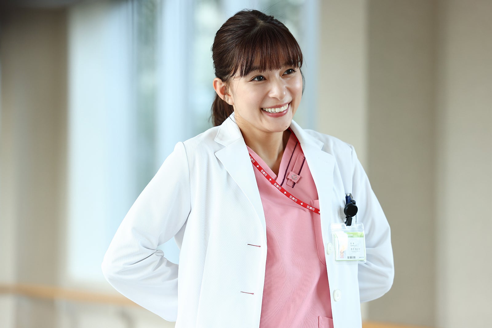 芳根京子「まどか26歳、研修医やってます！」（C）TBS