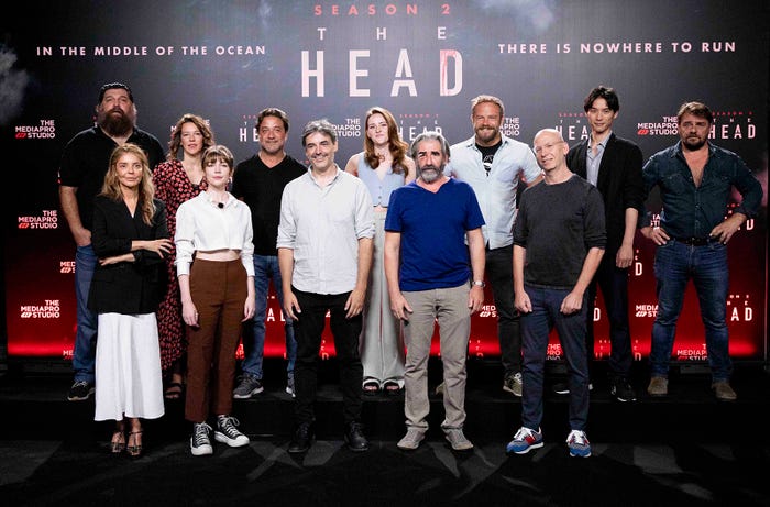 (後方左から)ホヴィク・ケウチケリアン、ジョゼフィン・ネルデン、エンリケ・アルセ、オリヴィア・モリス、モー・ダンフォード、福士蒼汰、ティエリ・ゴダール(前方左から)ラウラ・フェルナンデス・エスペソ(THE MEDIAPRO STUDIO CEO/エグゼクティブ・プロデューサー)、キャサリン・オドネリー、ホルヘ・ドラド(監督/エグゼクティブ・プロデューサー)、ジョン・リンチ、ラン・テレム(製作総指揮) (C)Hulu Japan