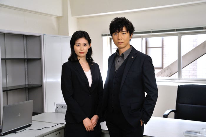 本仮屋ユイカ、上川隆也(C)テレビ朝日