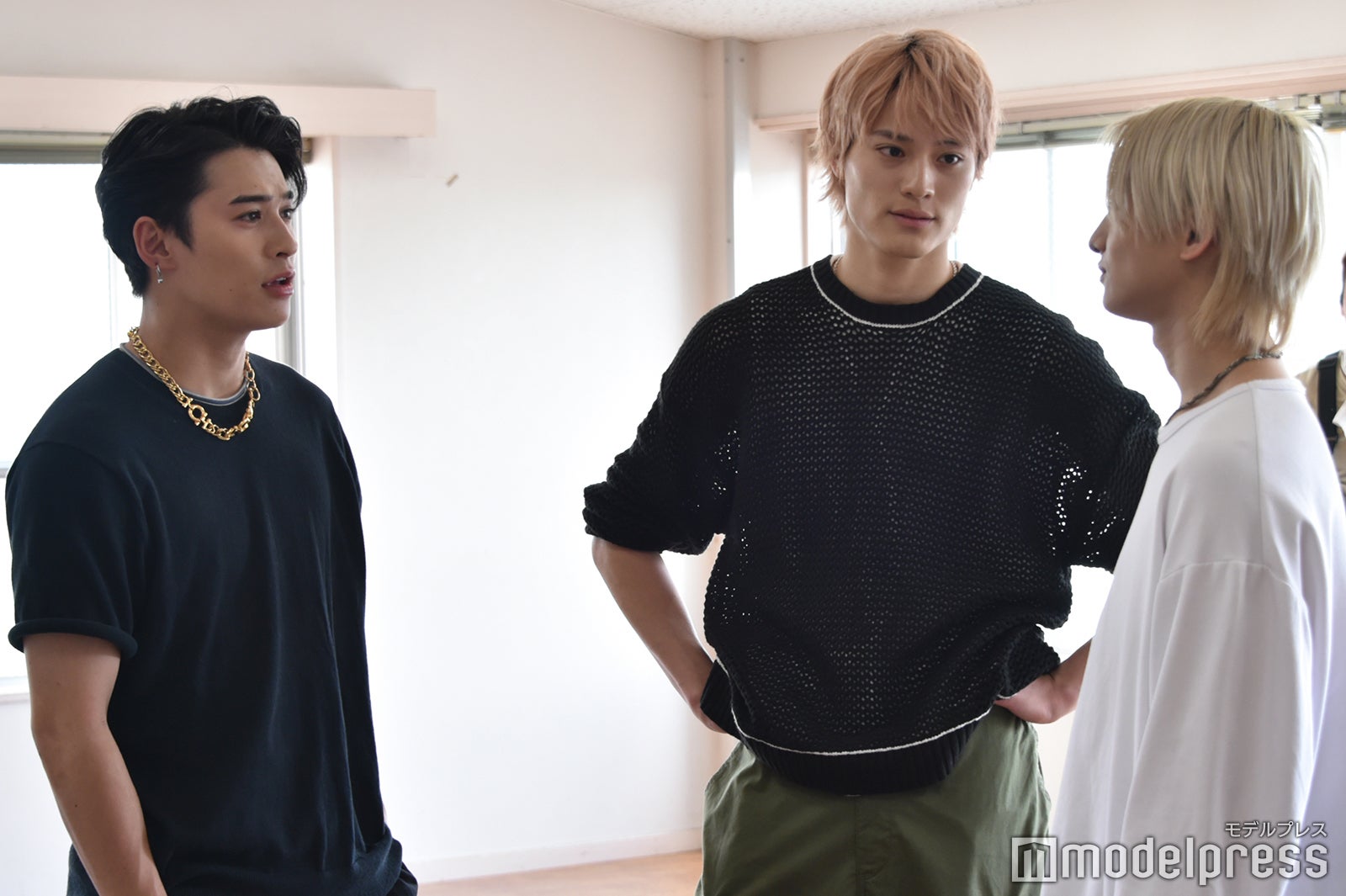 関哲汰、上村謙信、高尾楓弥「BATTLE KING!!」撮影現場の様子＠静岡県・沼津（C）モデルプレス