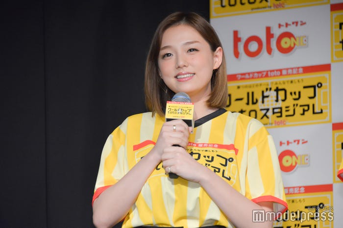 篠崎愛 (C)モデルプレス