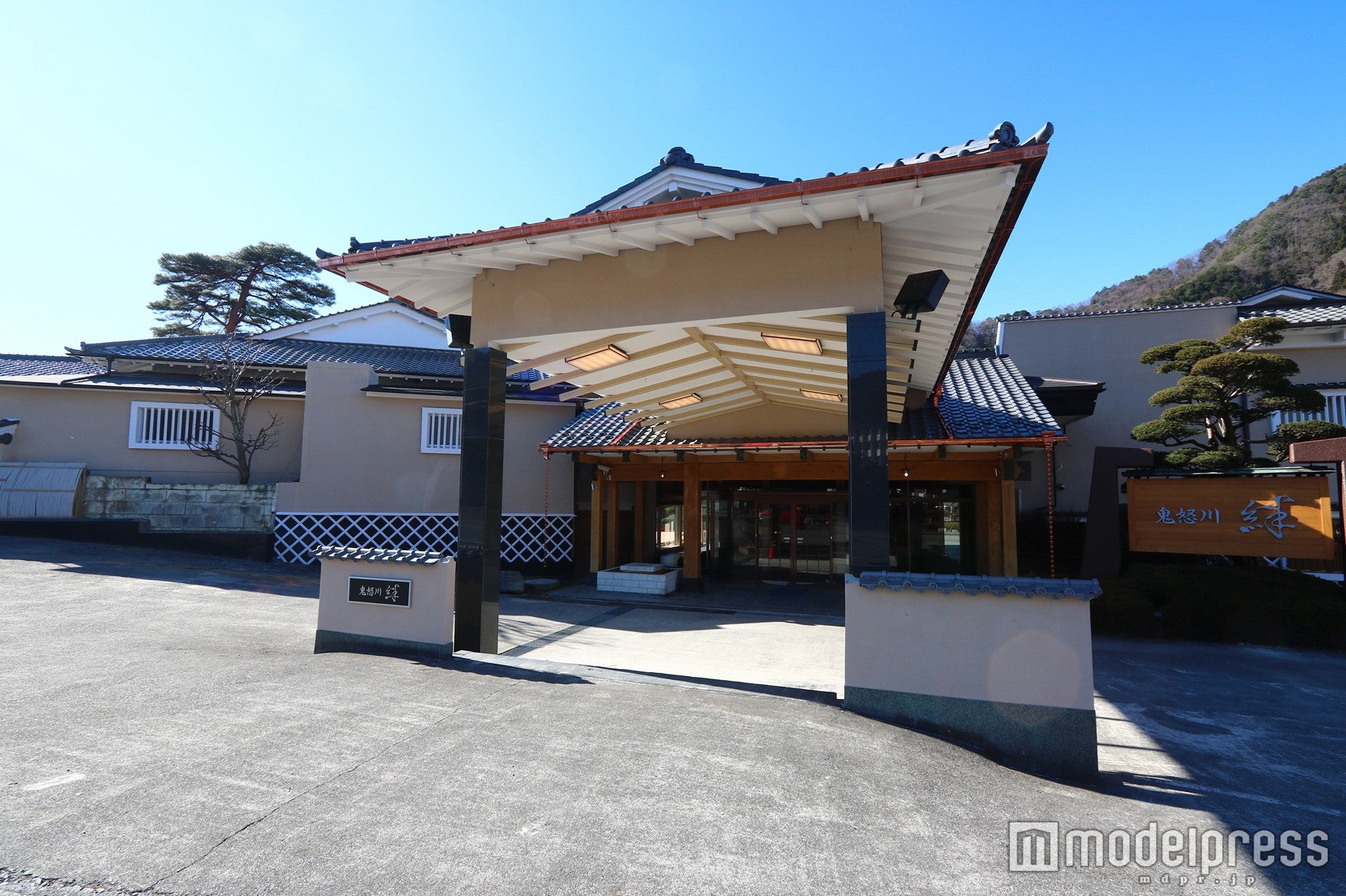 「鬼怒川 絆」外観正門／画像提供：ベリークルーズ