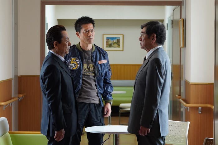 水谷豊、寺脇康文、石坂浩二「相棒season22」第2話より(C)テレビ朝日