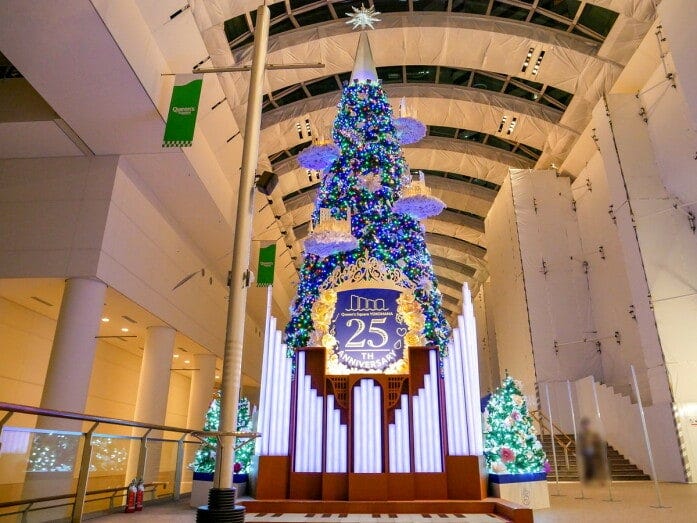 クイーンズスクエア横浜のメインツリー「カナデル・クリスマス」(2022年11月4日撮影)