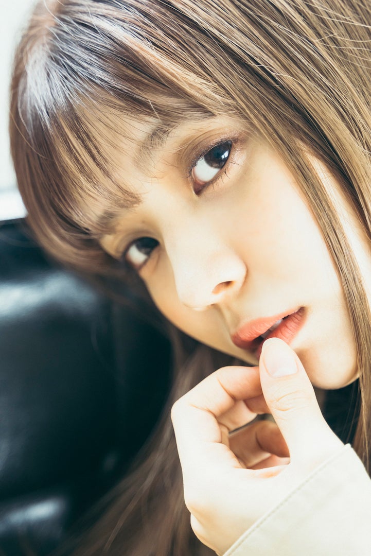 小林由依「B.L.T.10月号」（東京ニュース通信社刊）（提供写真）