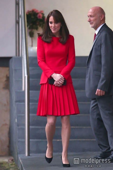 鮮やかな赤のワンピ着用のキャサリン妃。WENN.com/Zeta Image【モデルプレス】
