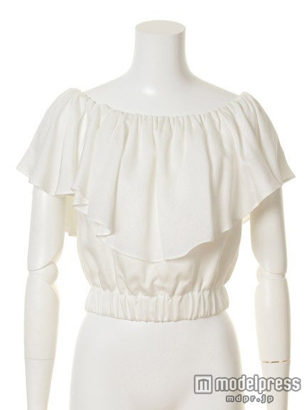 オフショルフリルブラウス「snidel」10,152円(税込)