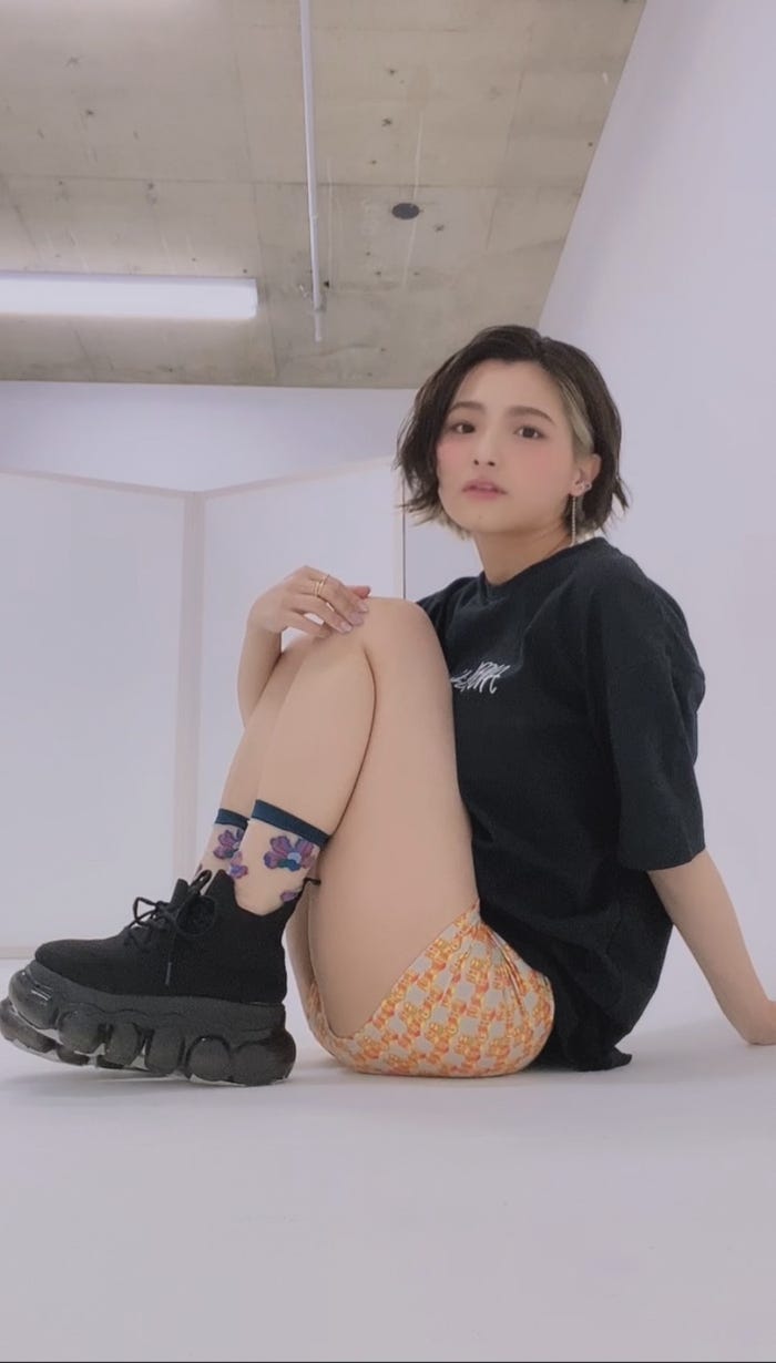 片岡沙耶『メンズアンダーウェア』ボクサーパンツ/オレンジ(提供写真)