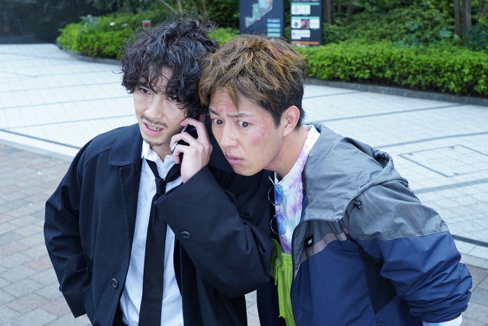 賀来賢人、工藤阿須加/「ニッポンノワール―刑事Yの反乱―」第2話より(C)日本テレビ