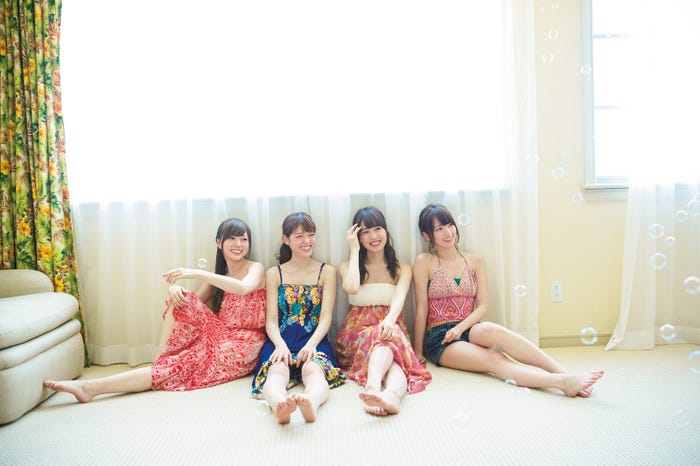 乃木坂46セカンド写真集『1時間遅れのI love you.』より/画像提供:主婦と生活社