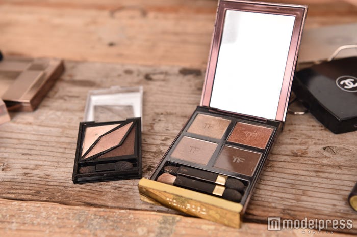 お気に入りのアイシャドウ(C)モデルプレス