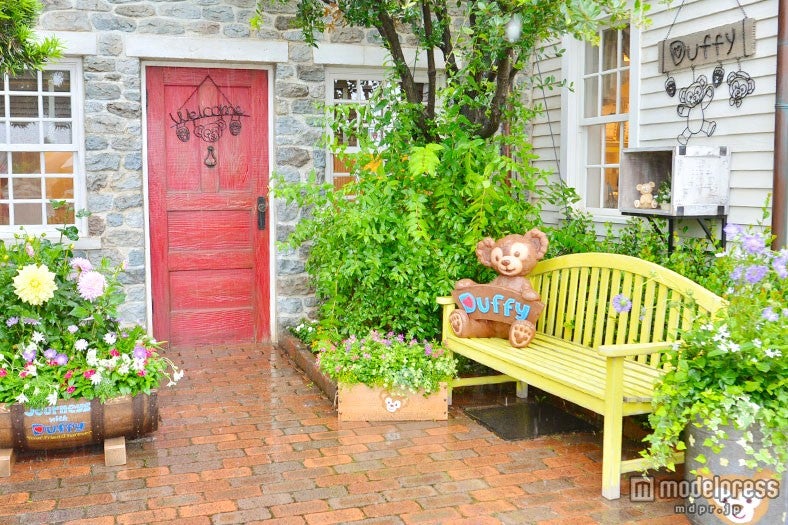 ダッフィーがいるベンチ