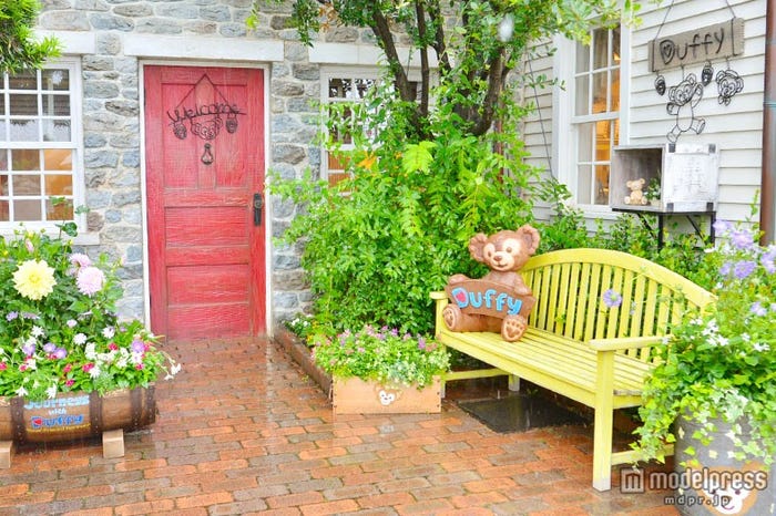 ダッフィーがいるベンチ